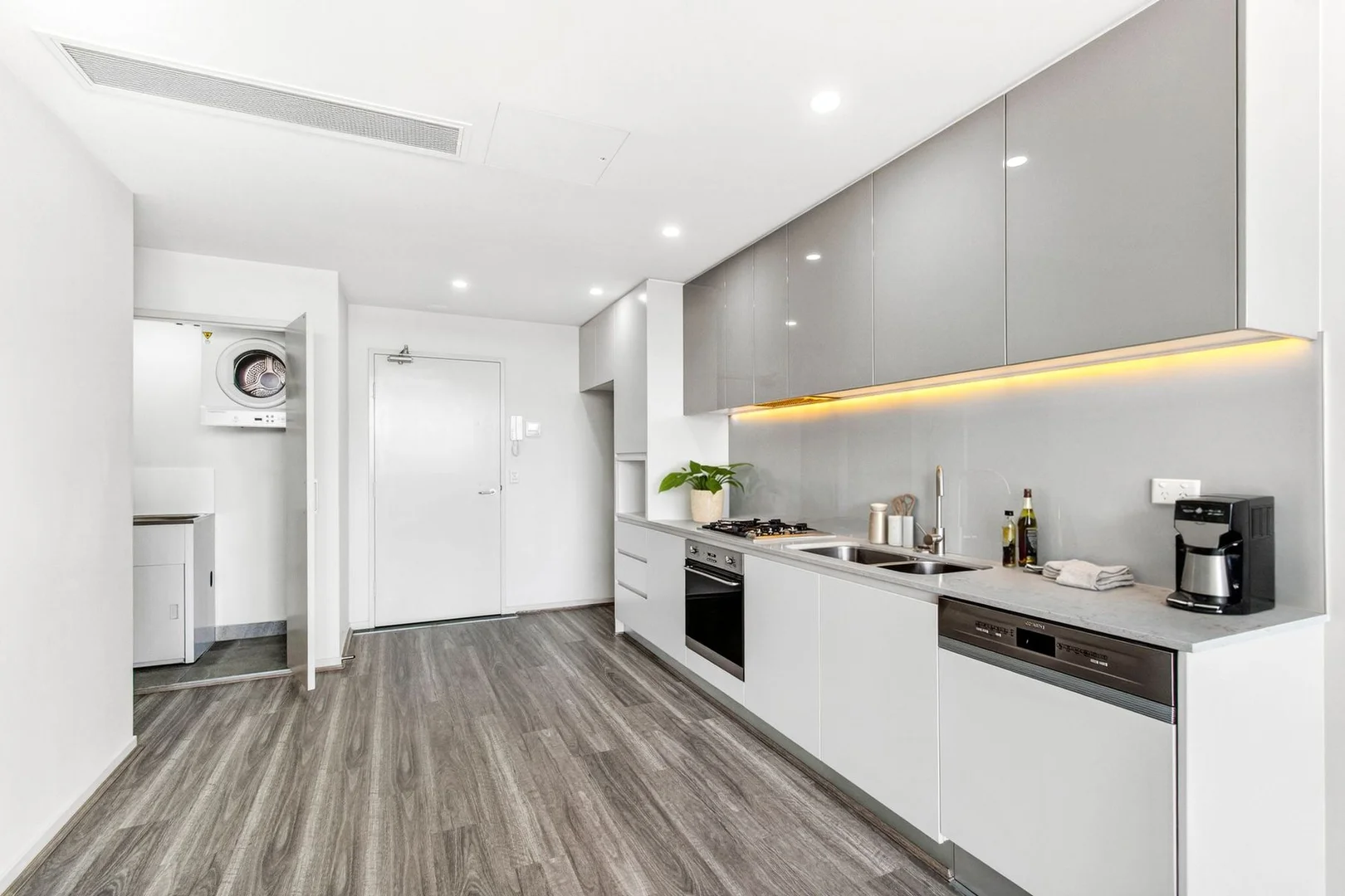 Additional image 2 of 206C/23 Roger Street, Brookvale NSW 2100
