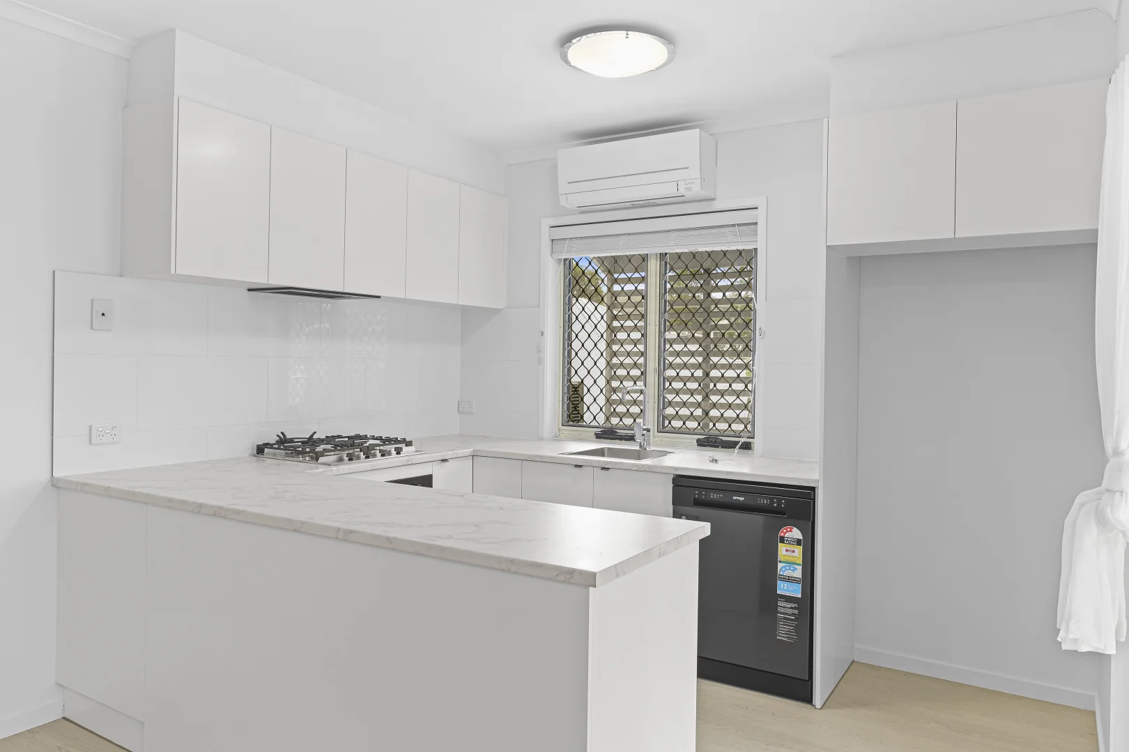 Additional image 4 of 6/75 Riding Road, Hawthorne QLD 4171