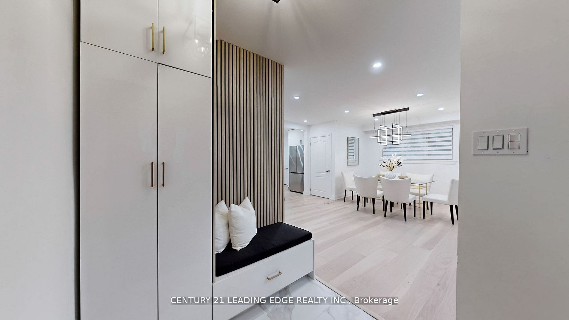 Additional image 2 of 3070 O'hagan Drive, Mississauga, ON, L5C 2C5