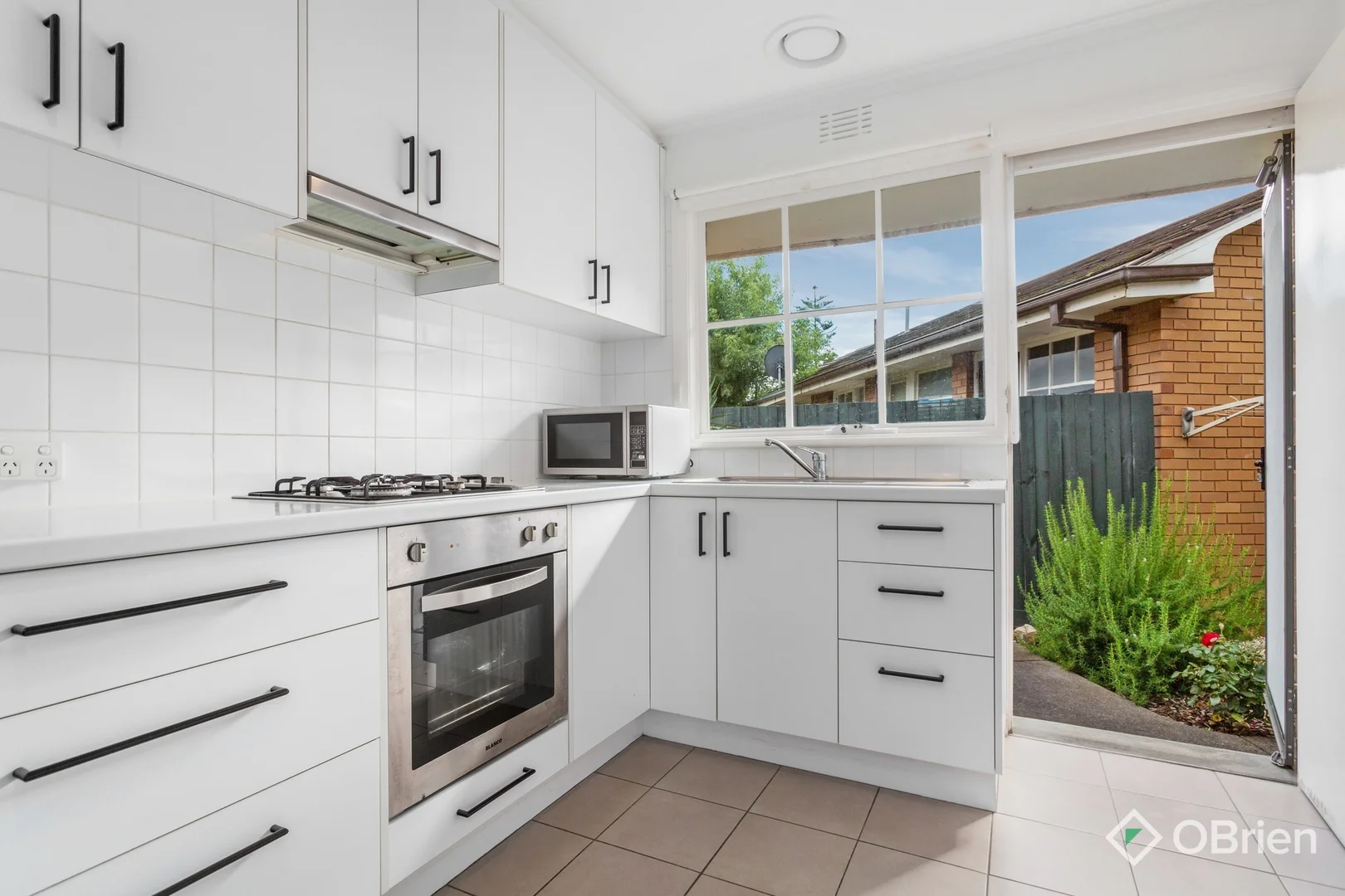 Additional image 6 of 2/39 Rayhur Street, Clayton South VIC 3169