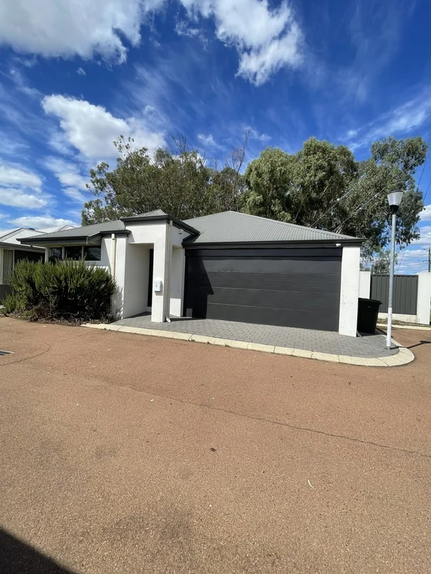1/121 Eighth Road, Armadale WA 6112
