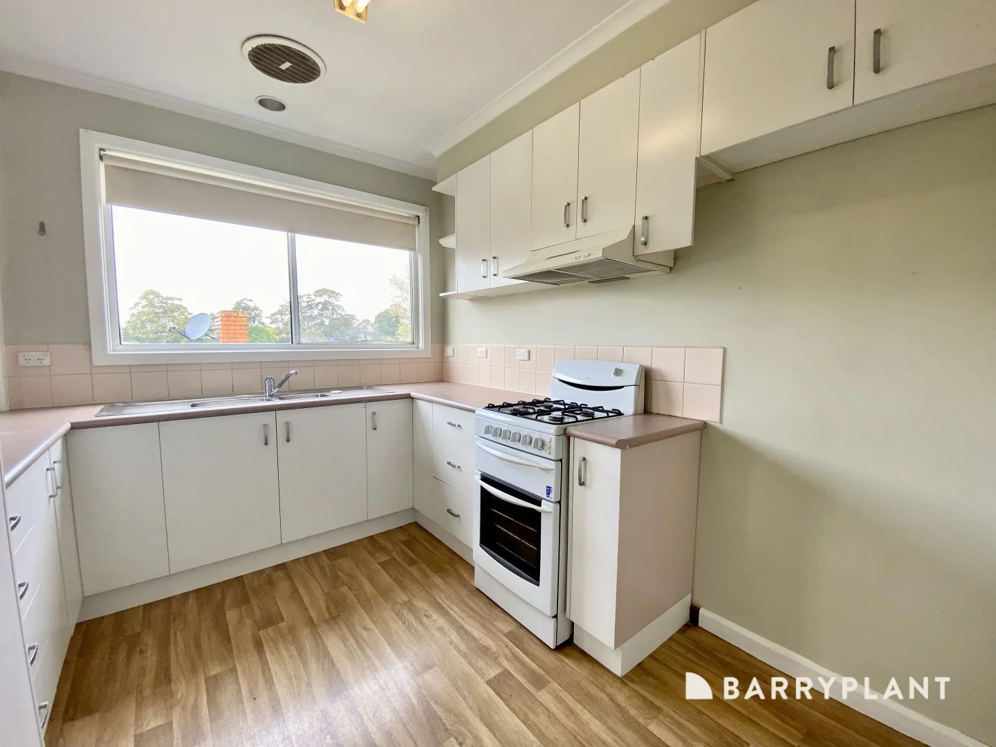 12 Bertram Street, Drouin VIC 3818 photo 2