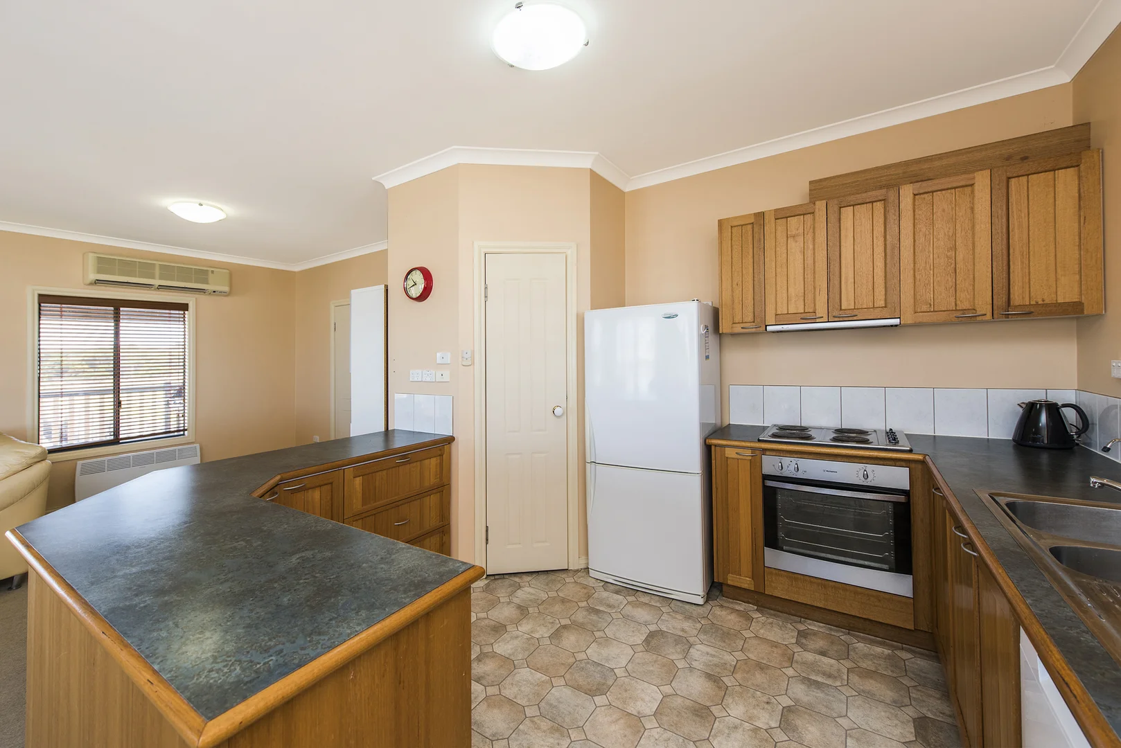 Additional image 2 of 5 Hewby Court, Ledge Point WA 6043