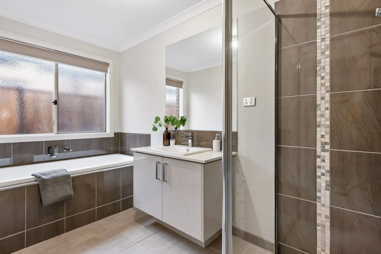 Additional image 10 of 49 Carlyle Crescent, Clyde North VIC 3978