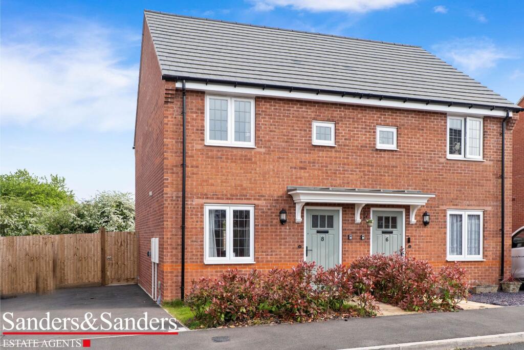 Stuart Place, Alcester Park, Alcester, B49
