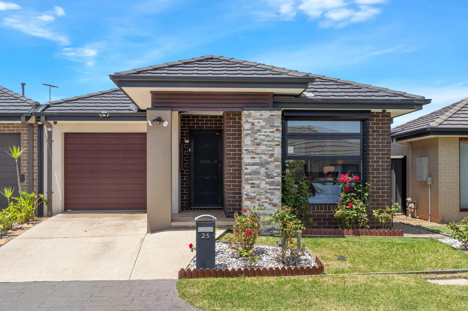 25 Wallflower Close, Craigieburn VIC 3064
