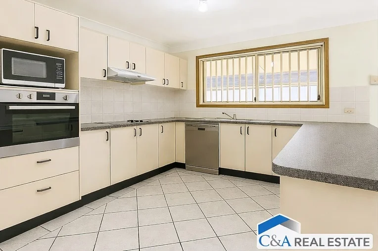 11 SKIPTON LANE, Prestons NSW 2170 photo 3