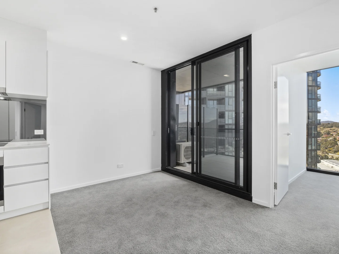 2011/3 Grazier Lane, Belconnen ACT 2617 photo 5
