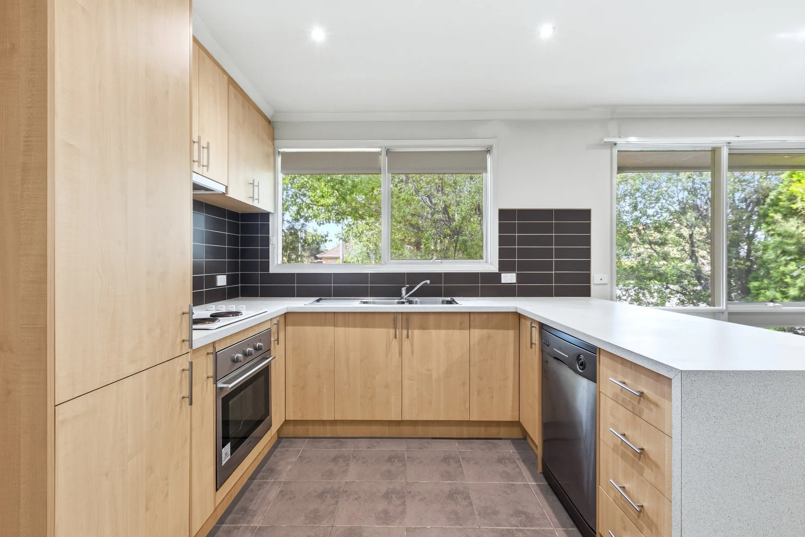 Additional image 4 of 2/54 Cottrell Street, Werribee VIC 3030