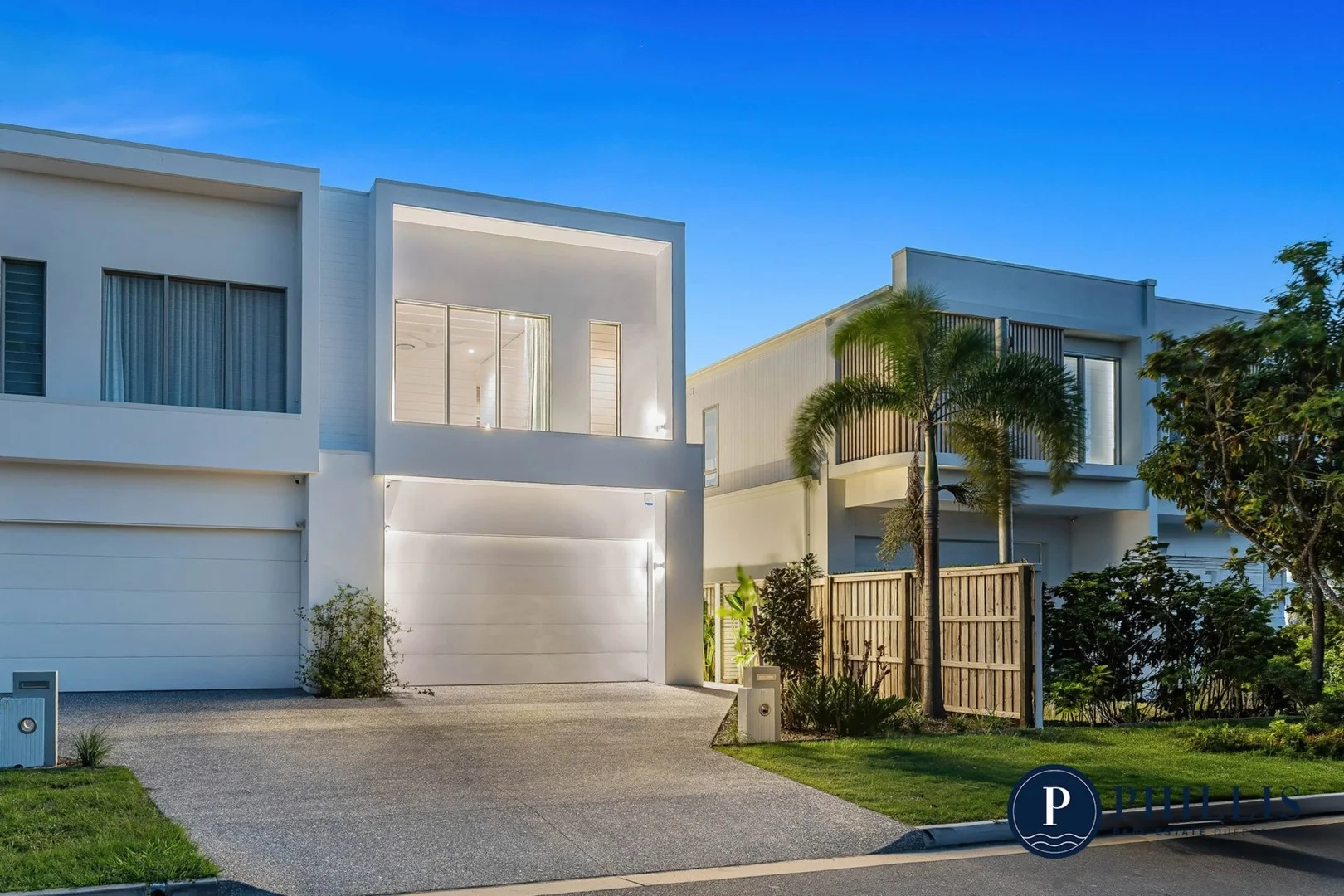 10B Mallard Avenue, Paradise Point QLD 4216