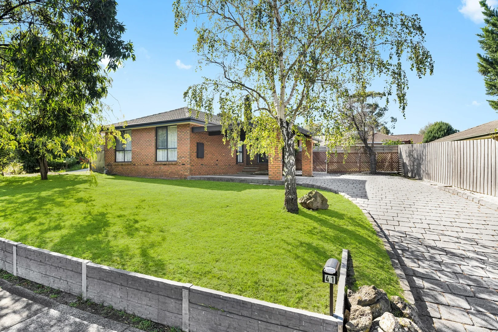 41 Collins Crescent, Berwick VIC 3806