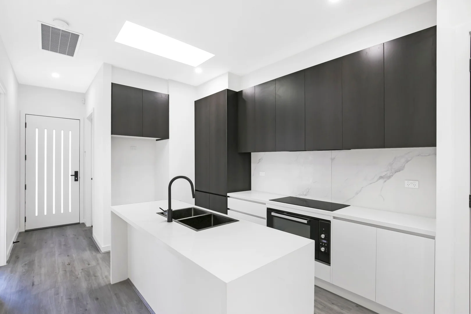 Additional image 2 of 11 Tate Walk Cr, Craigieburn VIC 3064