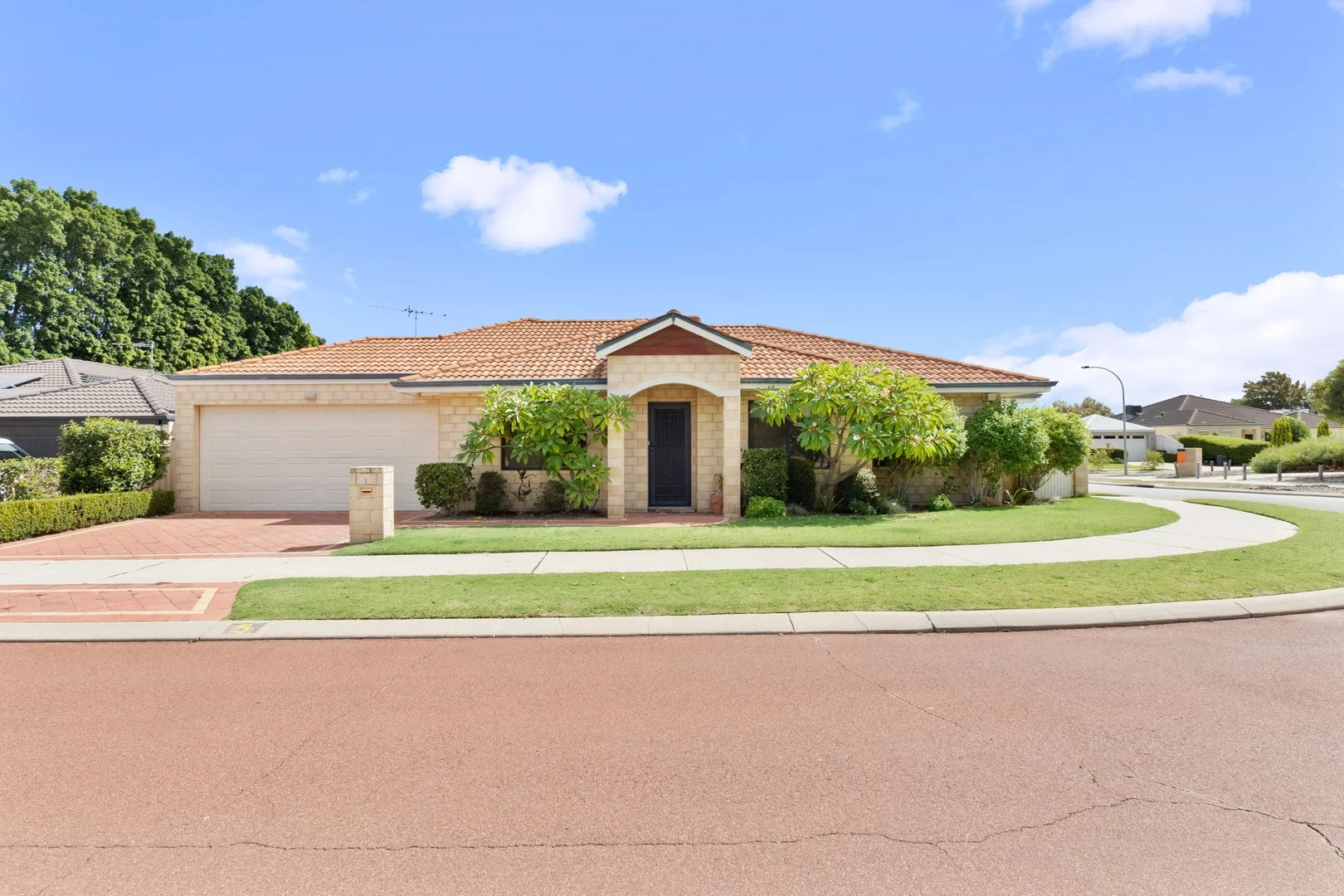 5 Corbin Gate, Madeley WA 6065
