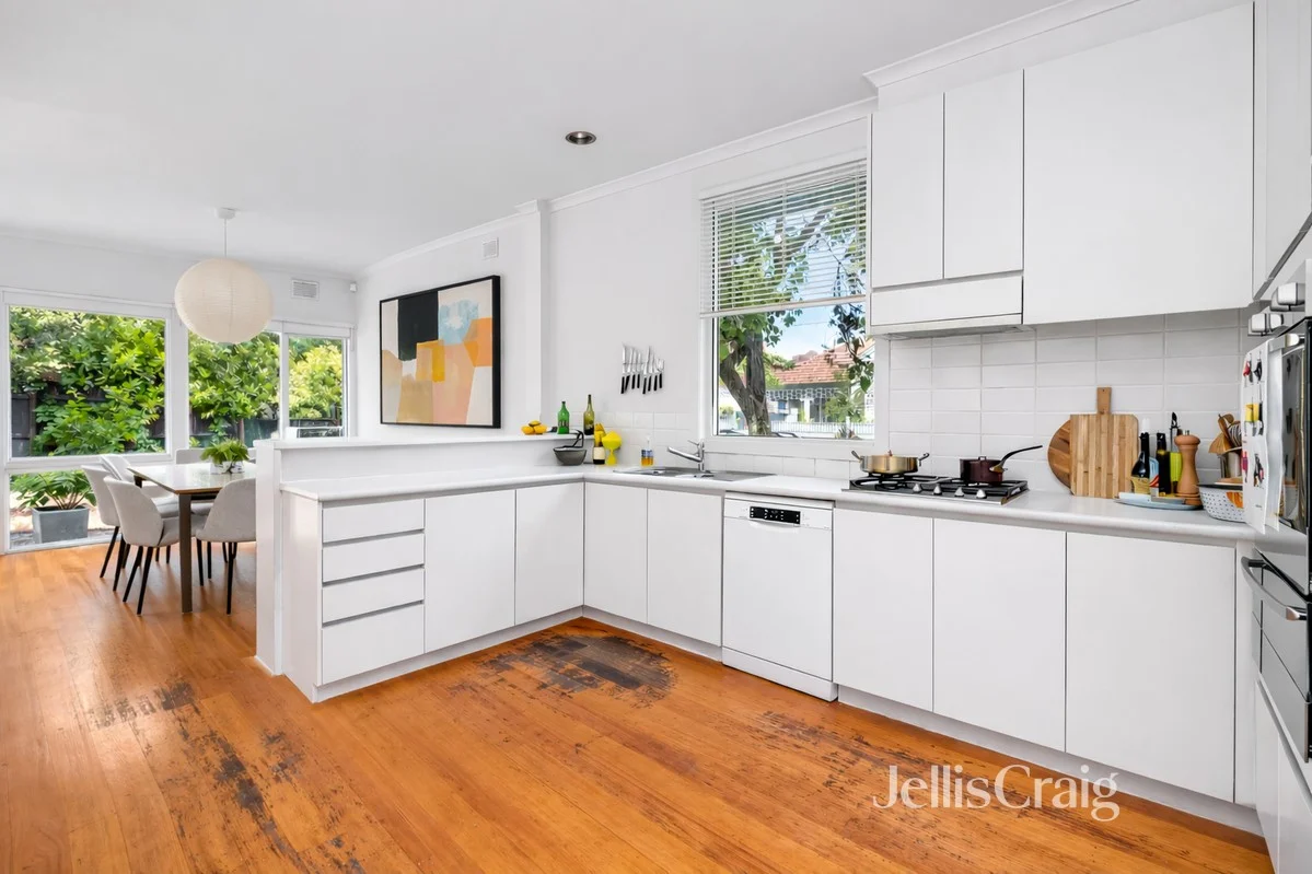 6 Mt Pleasant Grove, Armadale VIC 3143 photo 4