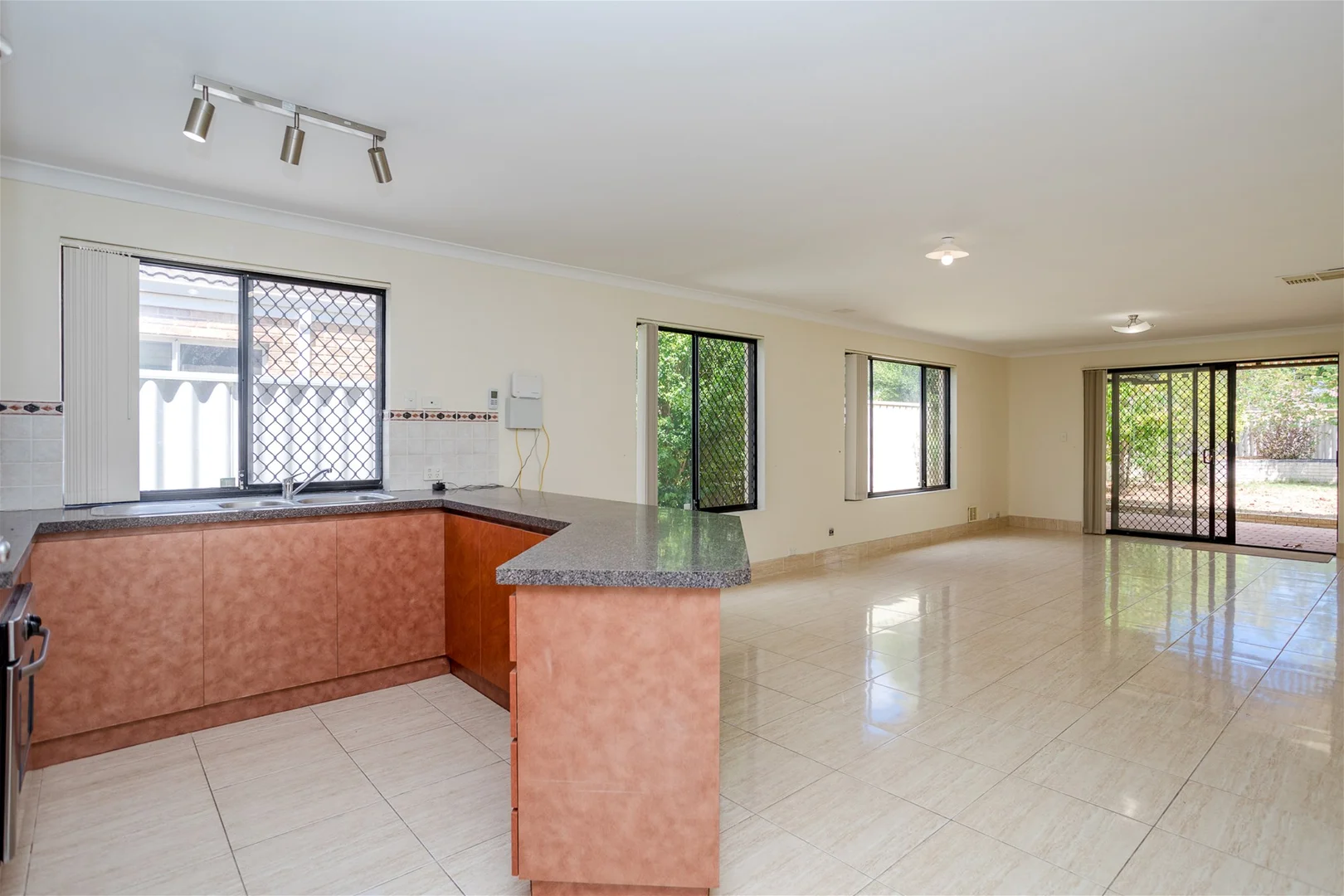 140 St Kilda, Rivervale WA 6103 photo 3