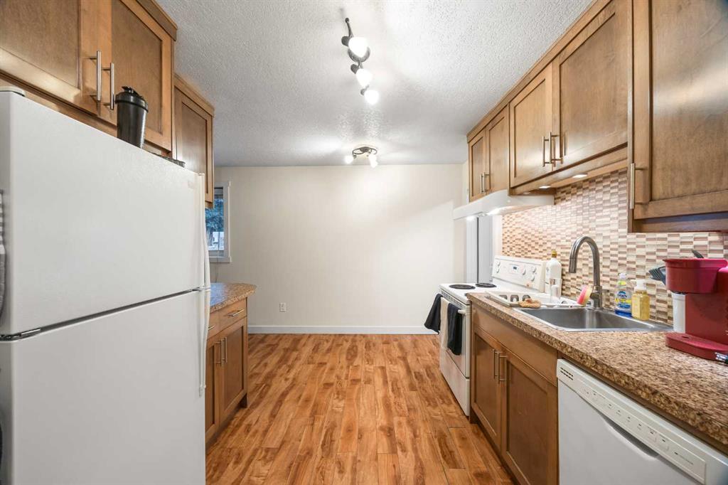 Additional image 5 of 102-3103 Blakiston Drive NW, Calgary, AB, T2L 1L7