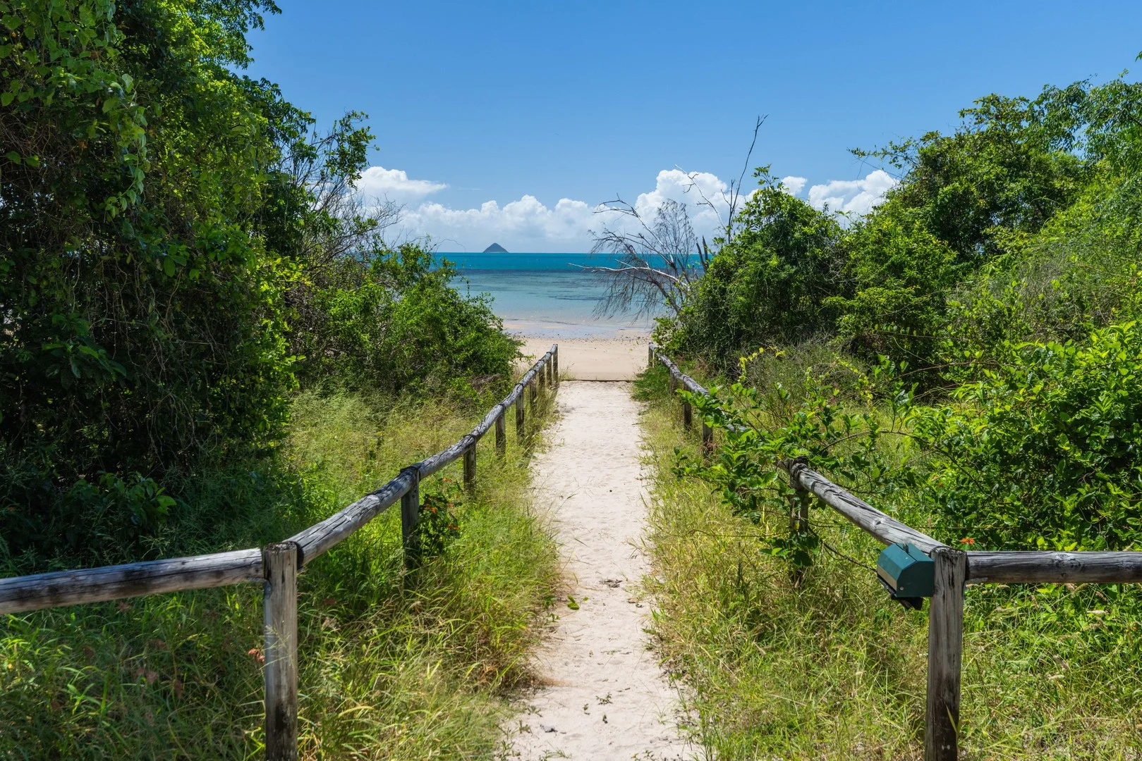 74 Gloucester Avenue, Hideaway Bay QLD 4800