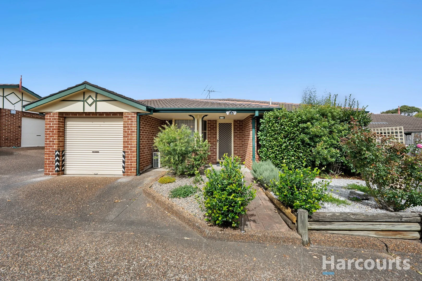 2/19 Floribunda Close, Warabrook NSW 2304