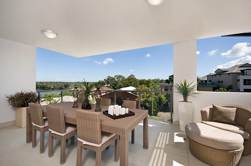 601/30 Riverview Terrace, Indooroopilly QLD 4068