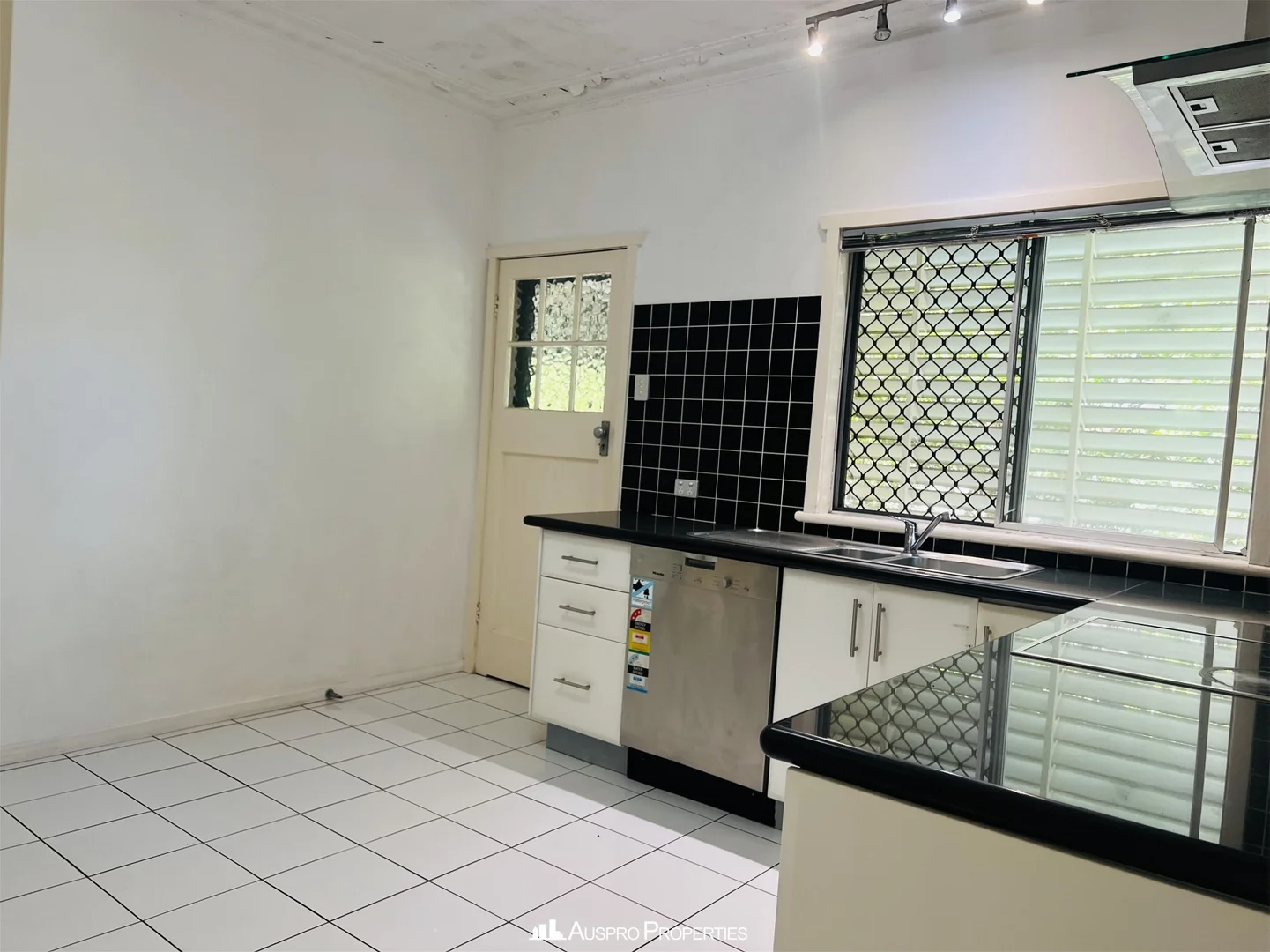 Additional image 4 of 170 Macrossan Avenue, Norman Park QLD 4170