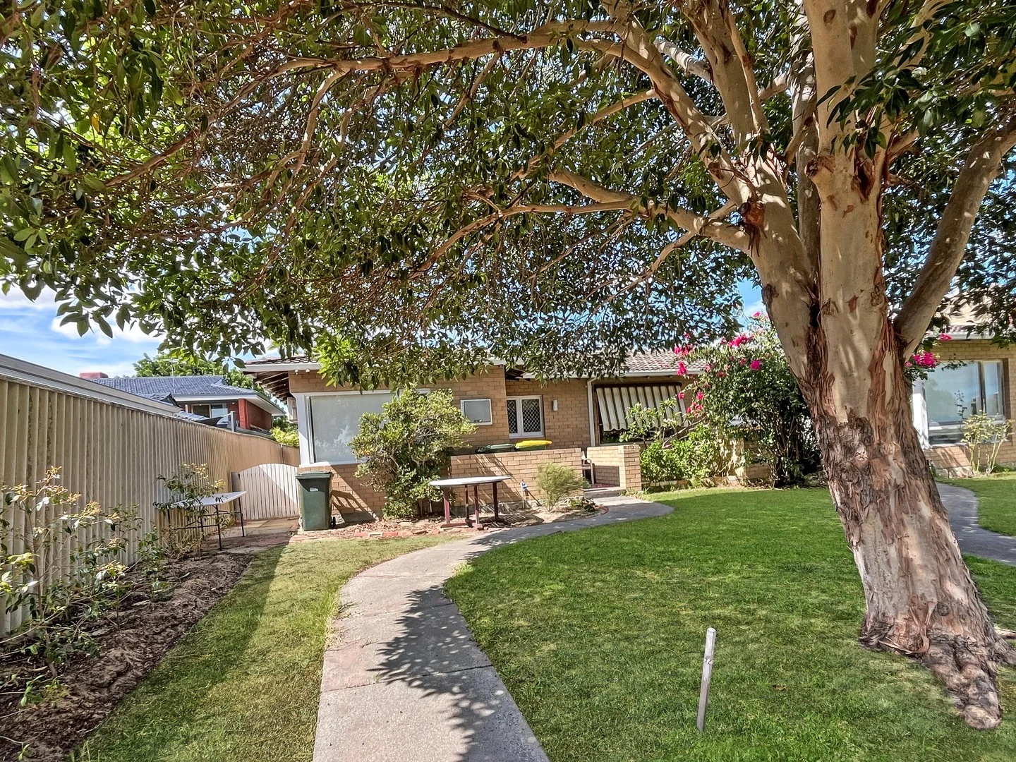 38 Robert St, Como WA 6152