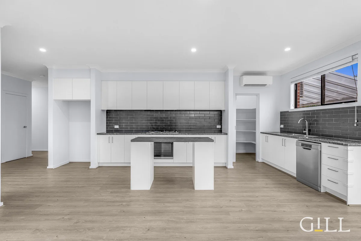 Additional image 3 of 2/11 Pettit Close, Berwick VIC 3806