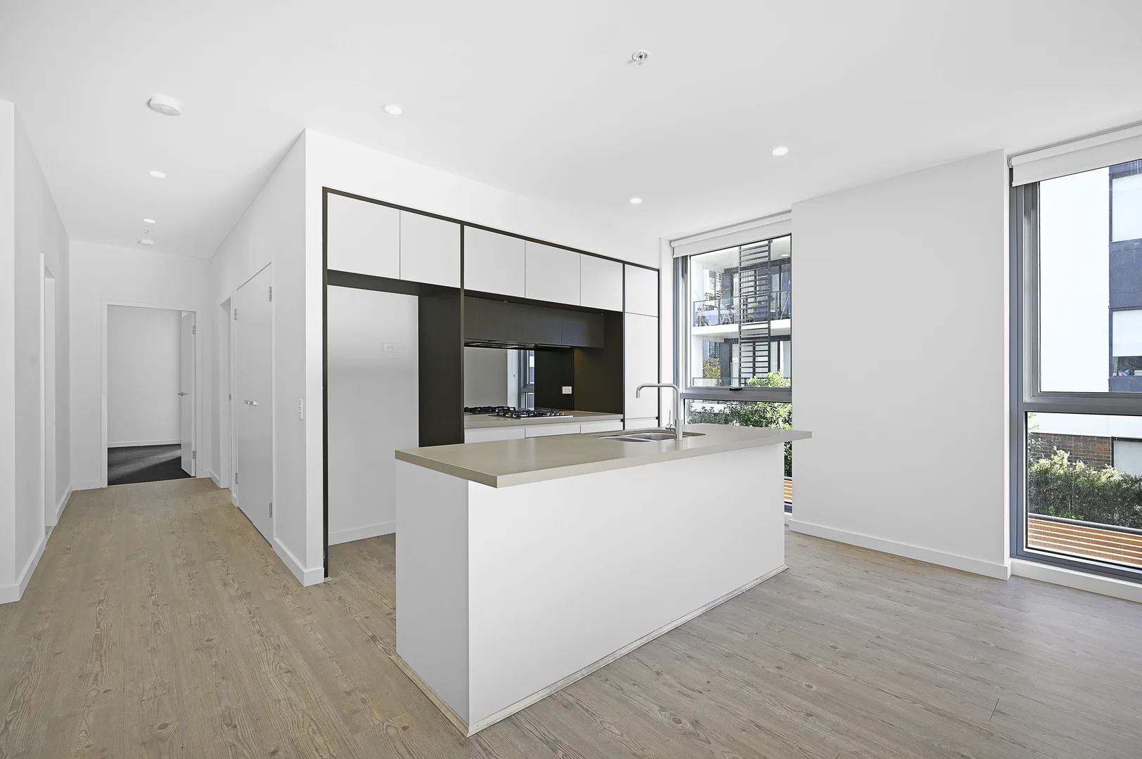 201/10 Aviators Way, Penrith NSW 2750 photo 3