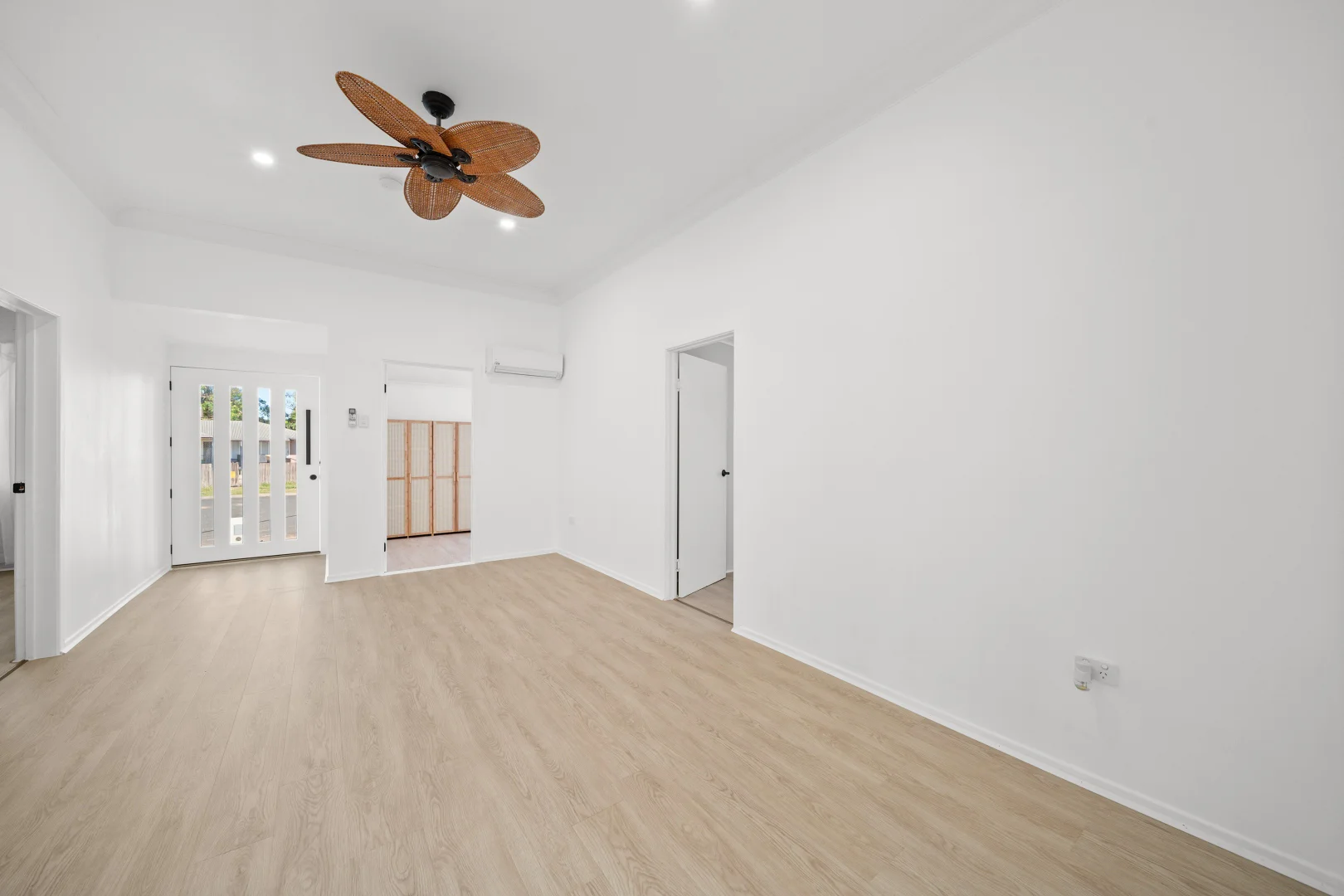 5 Round Tree Drive, Emerald QLD 4720 photo 2