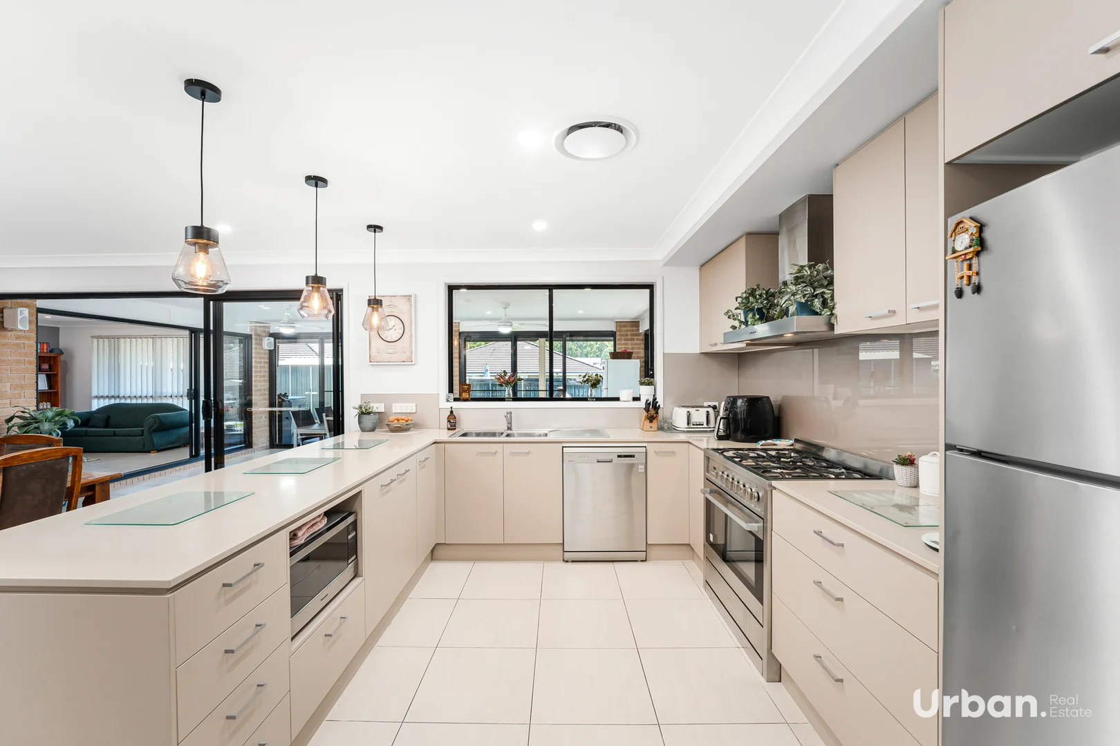 9 Shearer Place, Colebee NSW 2761 photo 2