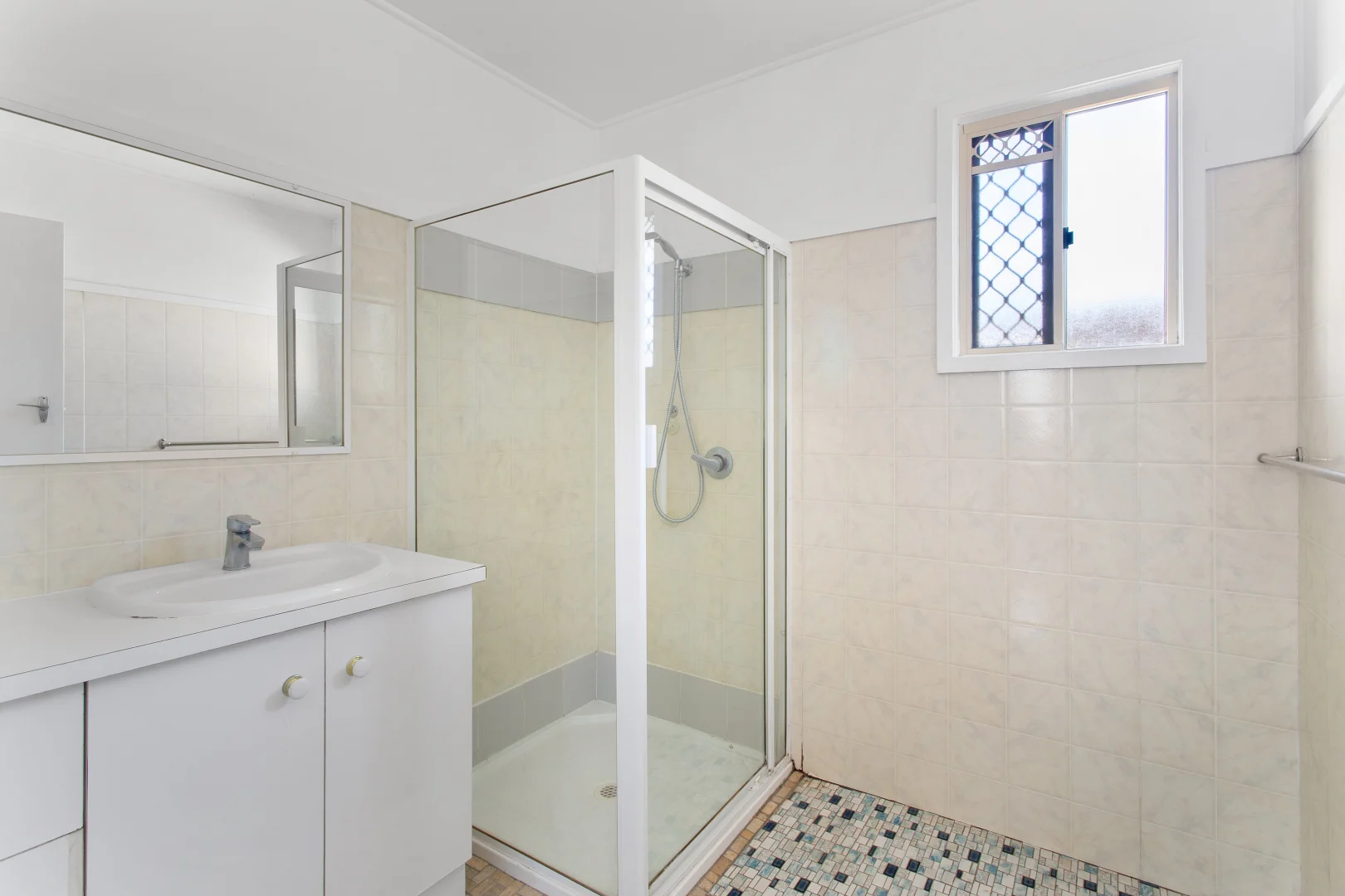 Additional image 9 of 42 Anzac Avenue, Redcliffe QLD 4020
