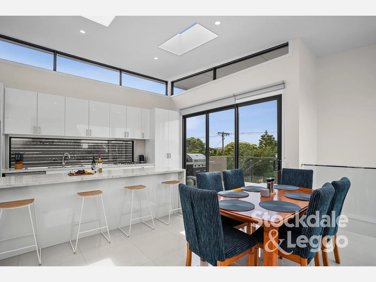 64 Third Avenue, Rosebud VIC 3939 photo 2