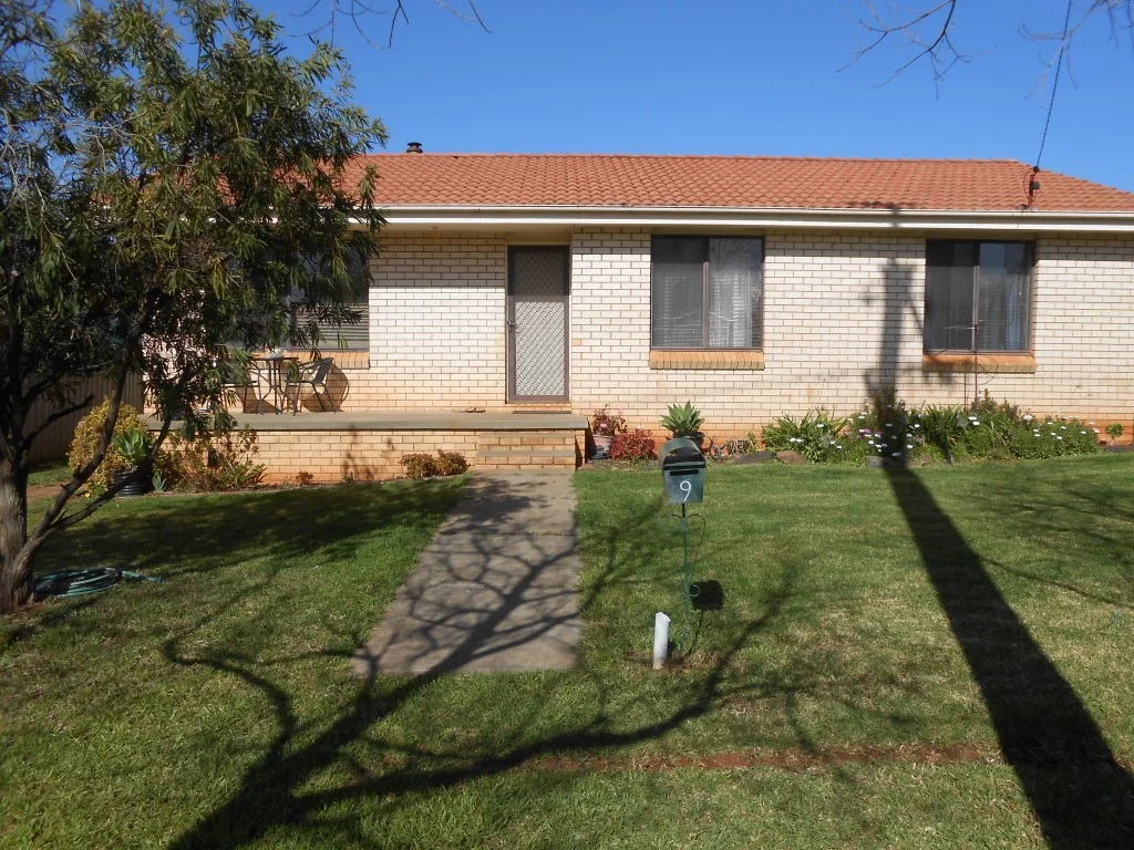 9 Barton Street, Parkes NSW 2870