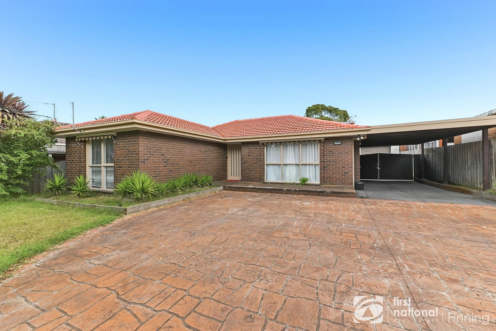 11 Evelyne Avenue, Cranbourne VIC 3977