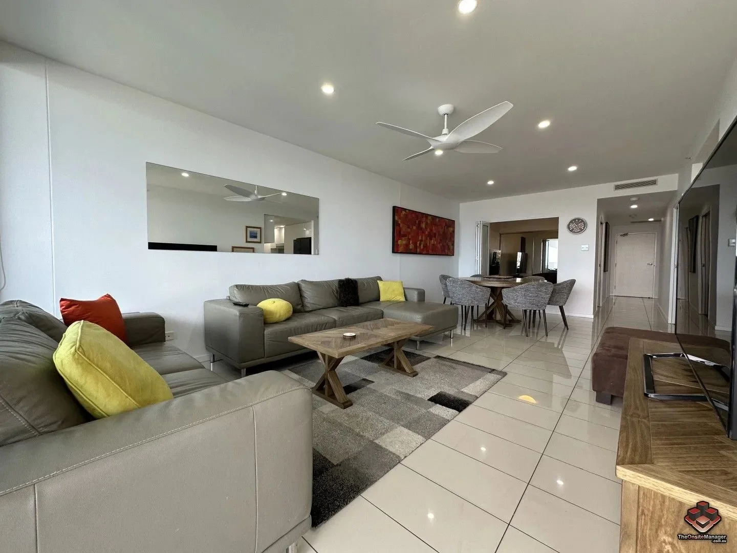 818/19 Imperial Parade, Labrador QLD 4215 photo 3