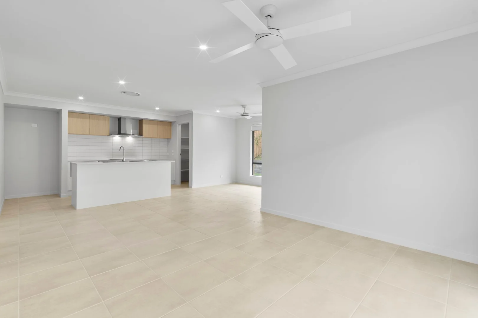 22 Zeil Way, White Rock QLD 4306 photo 5