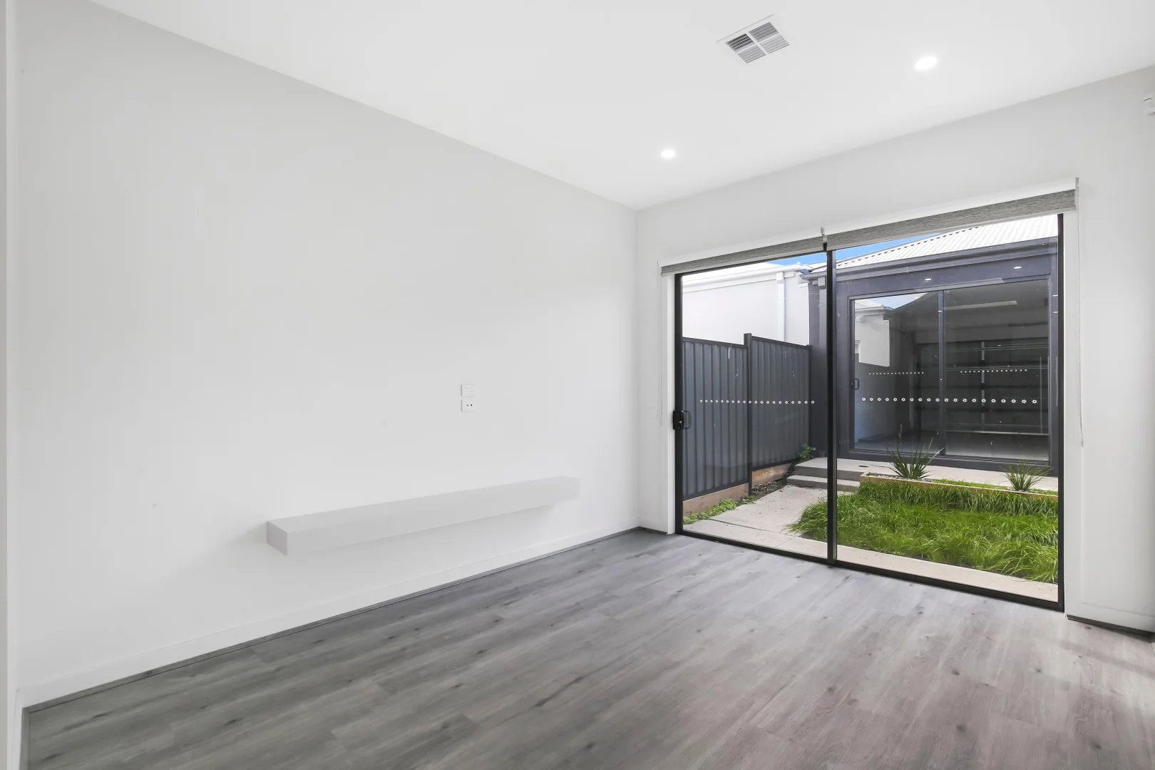 Additional image 4 of 11 Tate Walk Cr, Craigieburn VIC 3064