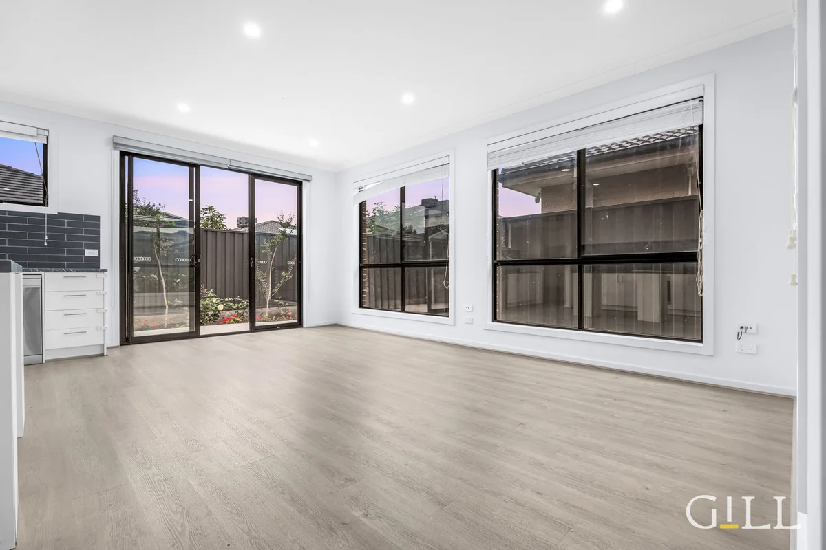 Additional image 4 of 2/11 Pettit Close, Berwick VIC 3806