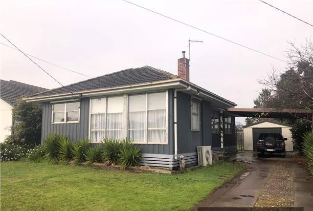 28 Overend Cres, Sale VIC 3850