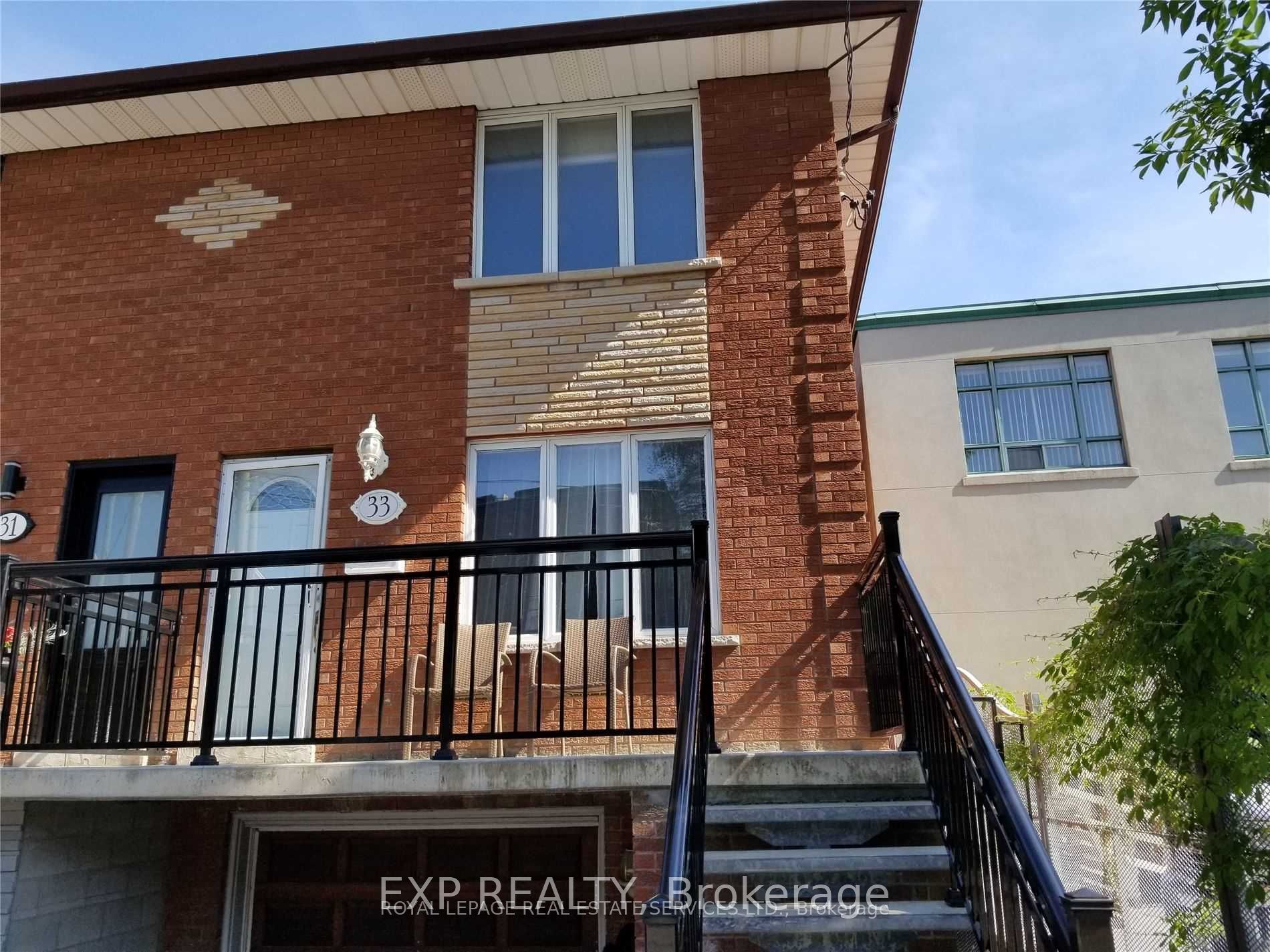 Upper-33 Mitchell Avenue, Toronto, ON, M6J 1C1