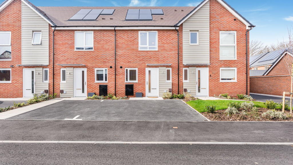 Joseph Crescent, Shirley