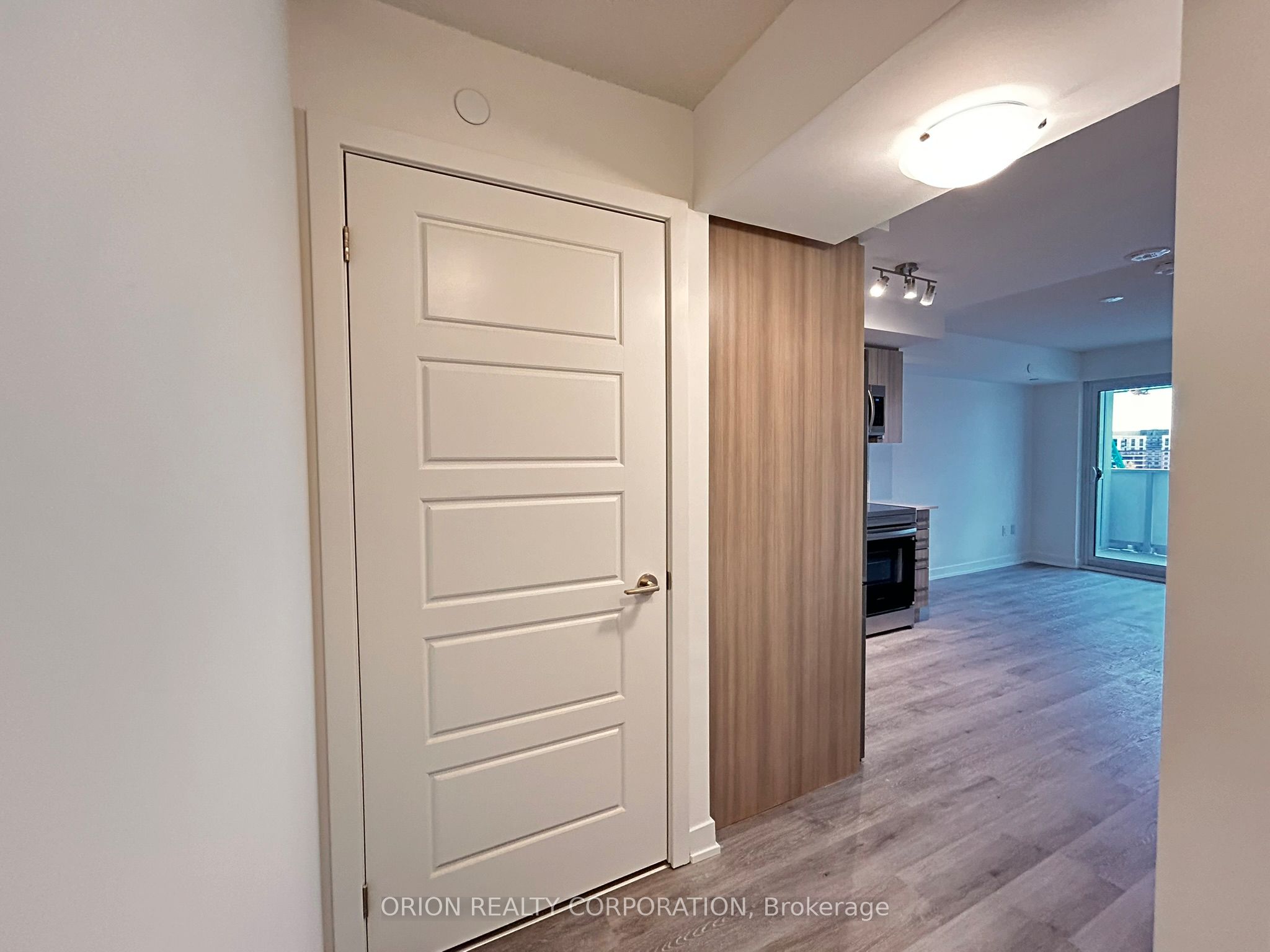 601-1010 Sandy Beach Road, Pickering, ON, L1W 0C7 photo 2