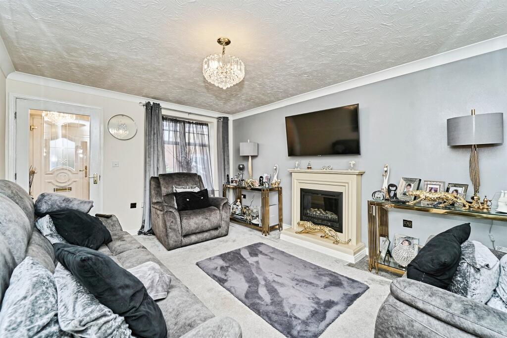 Edwin Phillips Drive, West Bromwich photo 4