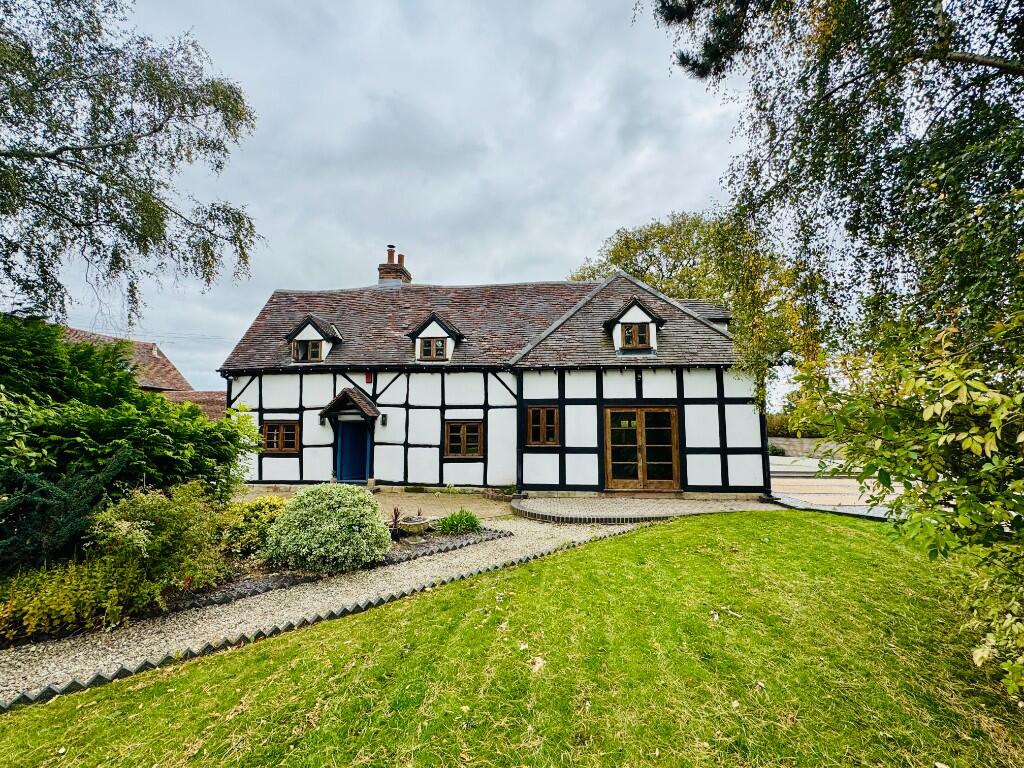 Bradnocks Marsh Lane, B92
