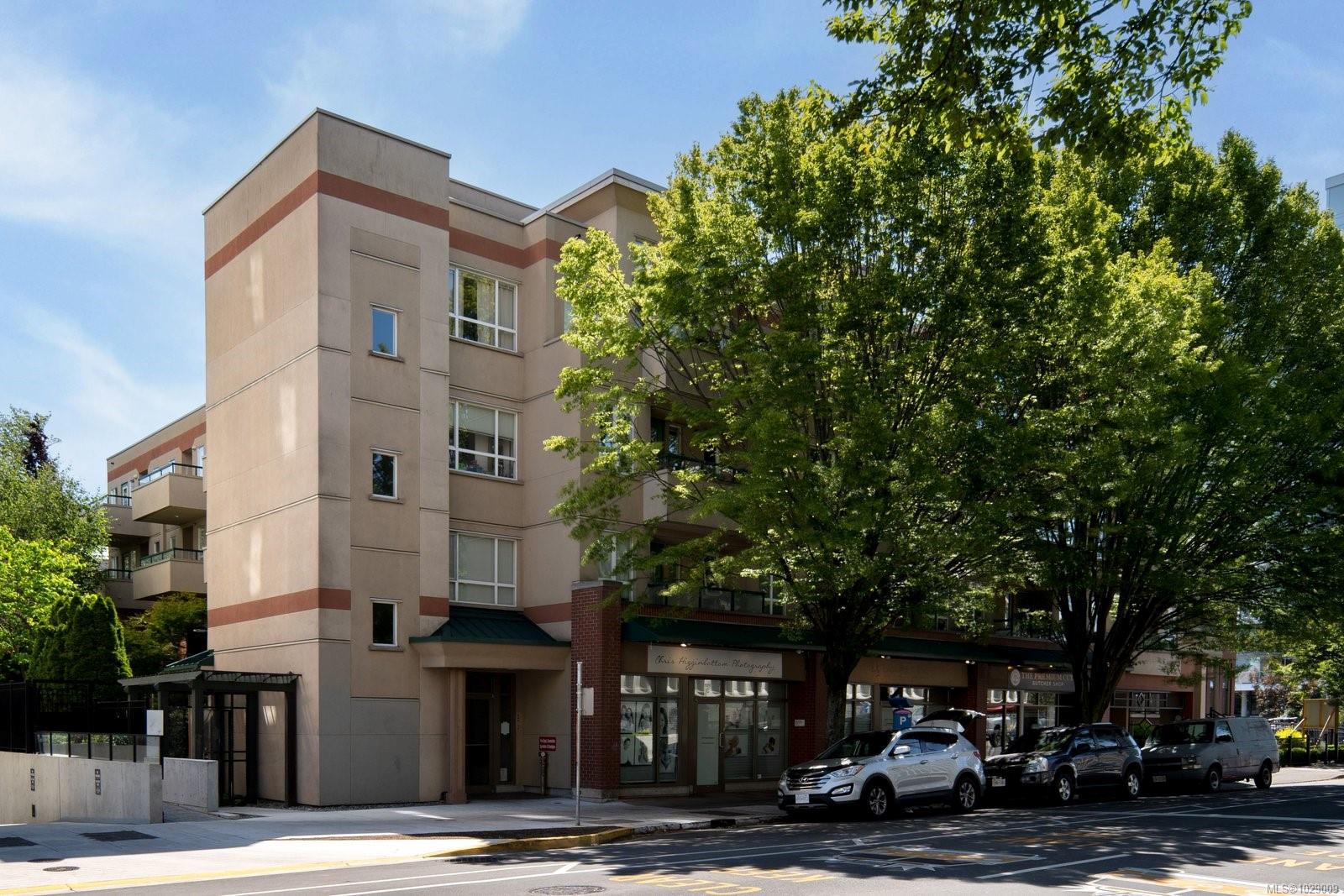 402-1015 Johnson Street, Victoria, BC, V8V 3N6