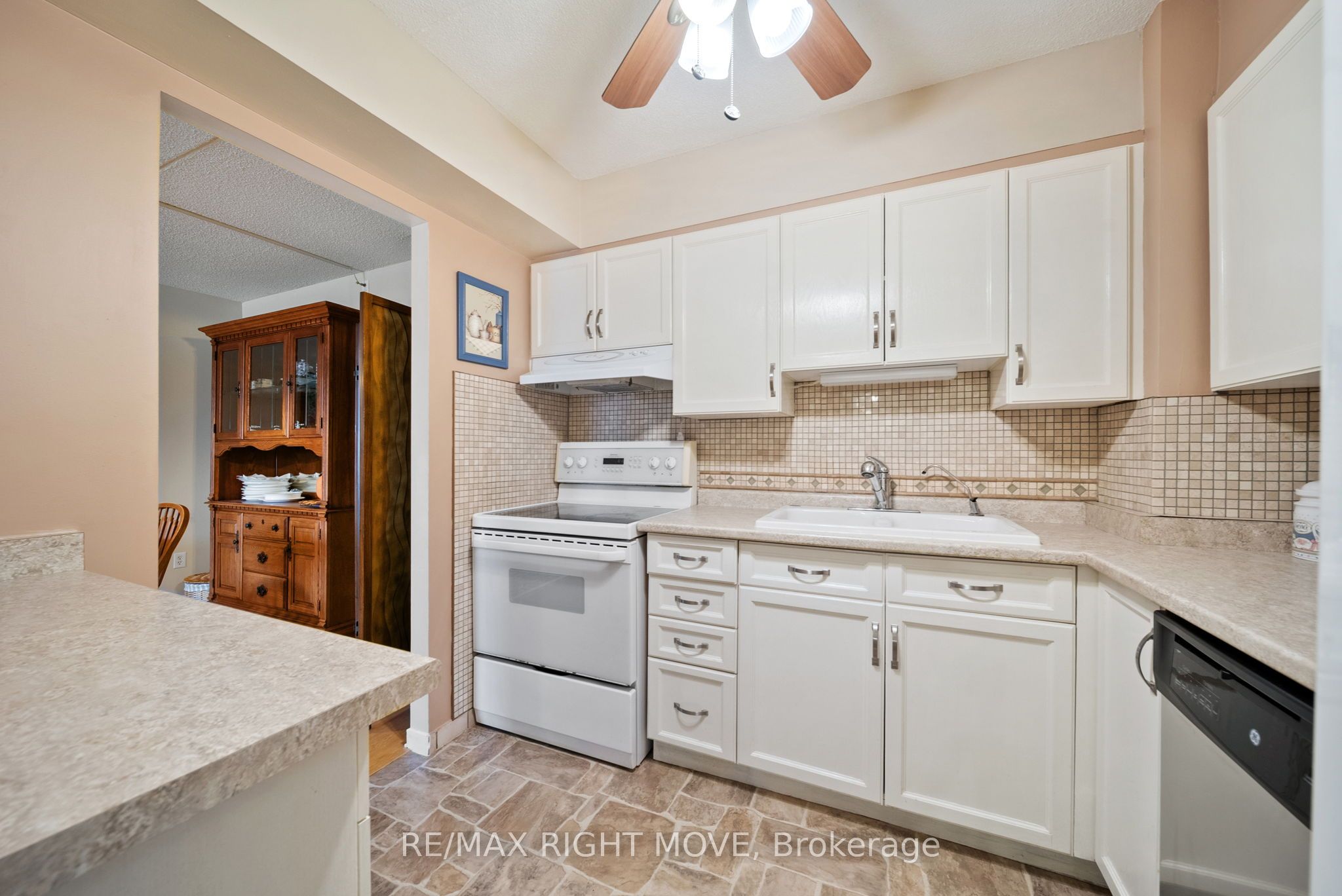 Additional image 4 of 204-54 Fittons Road W, Orillia, ON, L3V 3T9