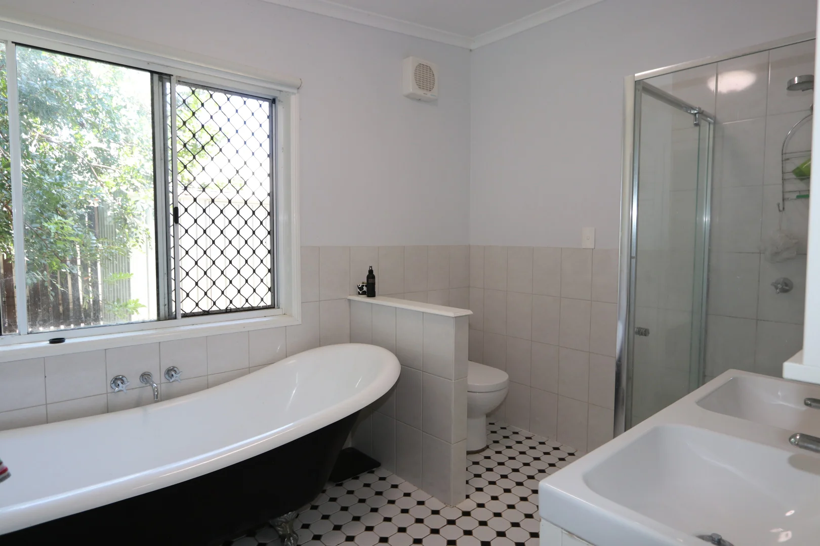 79 Anakie Street, Emerald QLD 4720 photo 4