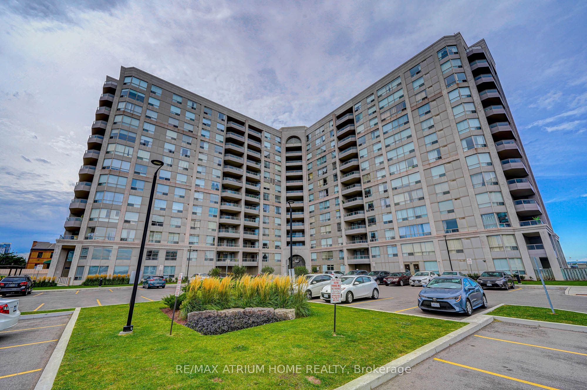 910-9015 Leslie Street, Richmond Hill, ON, L4B 4J8