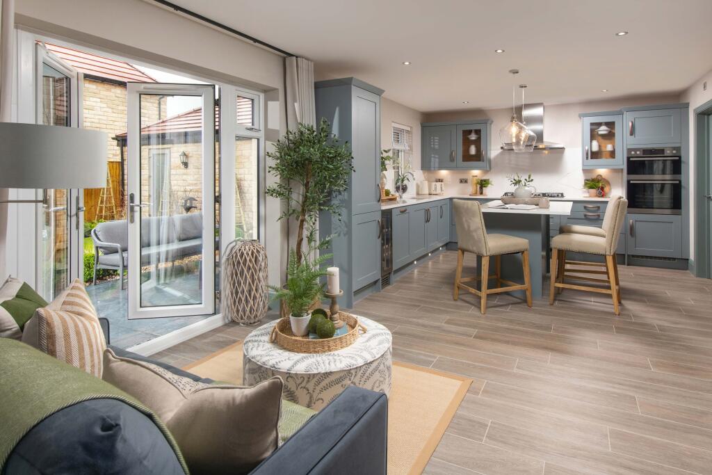 Lapwing Drive,
Hampton-In-Arden,
B92 0BF