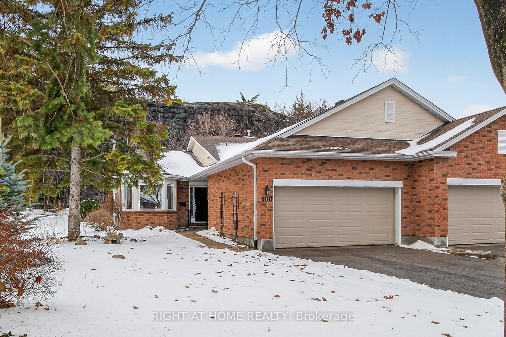 100 Darlington Private W, Ottawa, ON, K1V 0X8