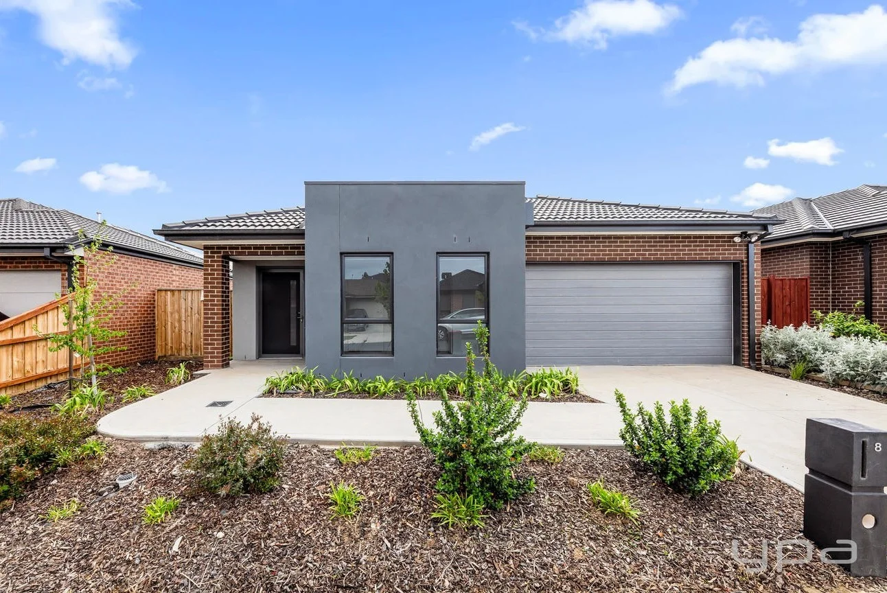 8 Flow Street, Mambourin VIC 3024